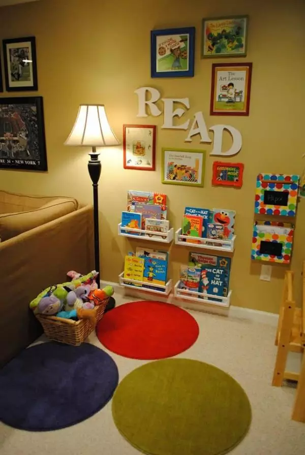 Diy Reading Corner Idea With Wall Mounted Read Letters And Colorful Book Bins